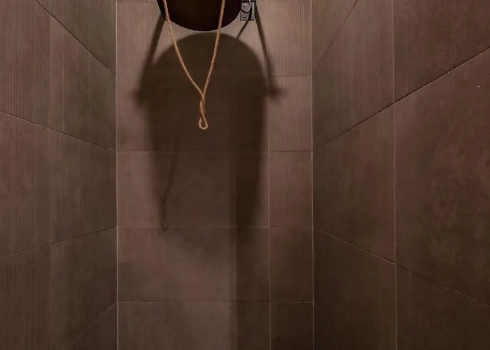 Suum & - Adult Only *