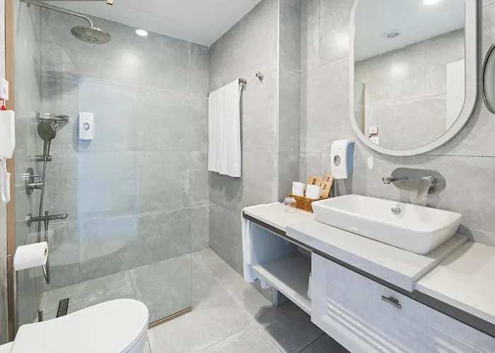 Suum & - Adult Only *